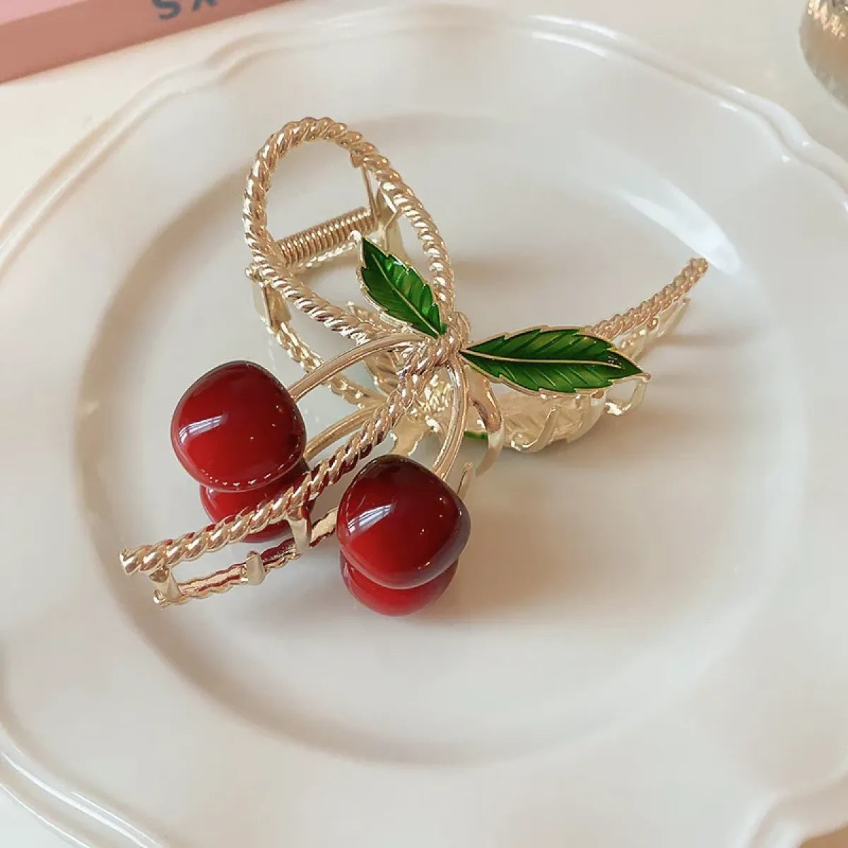 Pinza de pelo de cereza