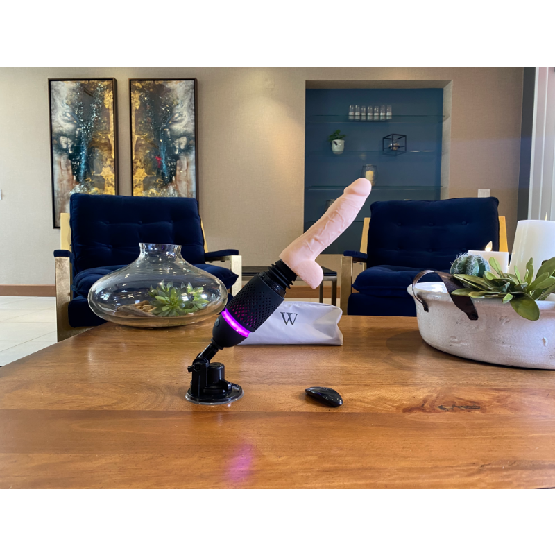 Phoebe - La cautivadora máquina sexual acalorada