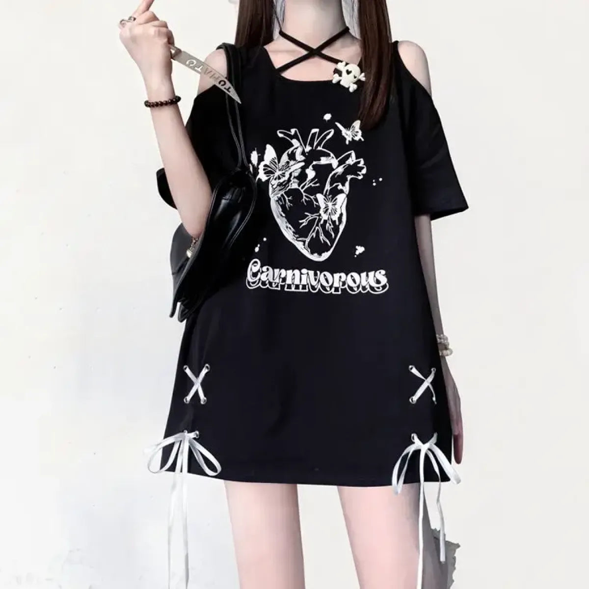 Camiseta con lazo y hombros descubiertos
