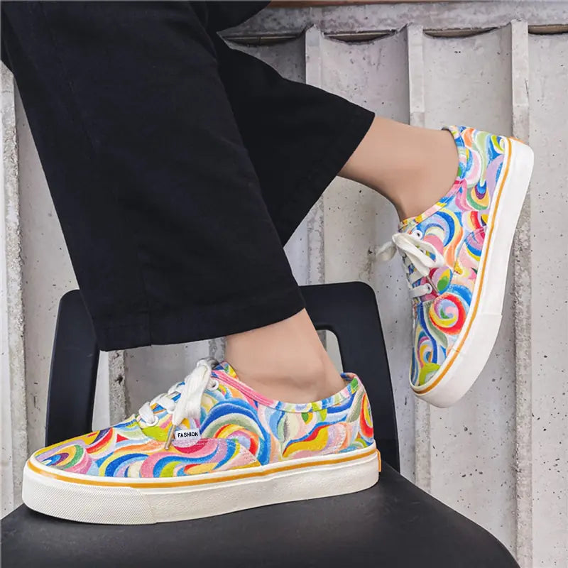 Zapatillas deportivas de pareja con grafiti arcoíris - Diseño de caña baja