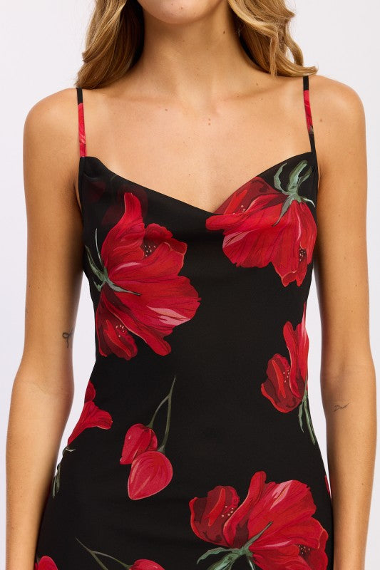 VESTIDO LARGO CON CUELLO DESBOCADO Y ESTAMPADO FLORAL