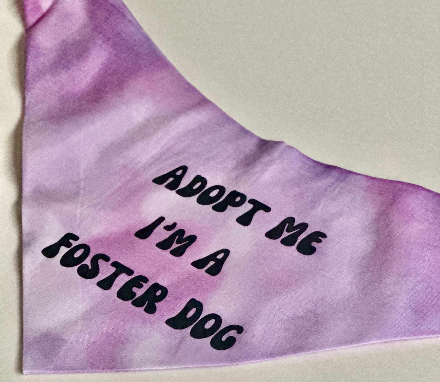 Bandana teñida para perro "Adoptame, soy un perro de acogida", recién llegada