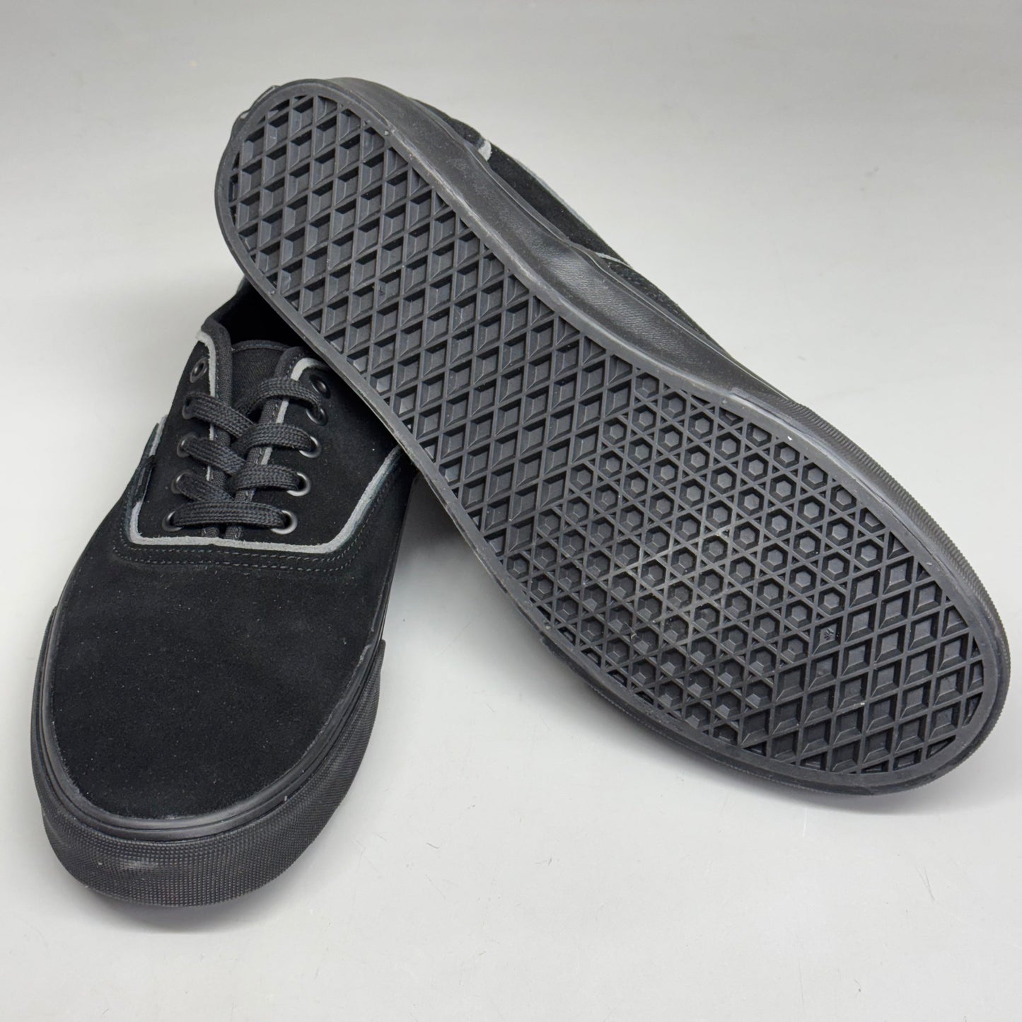 Zapatillas VANS Authentic Sliver para hombre, talla 13.0, color negro/gris VN000D6DDE2