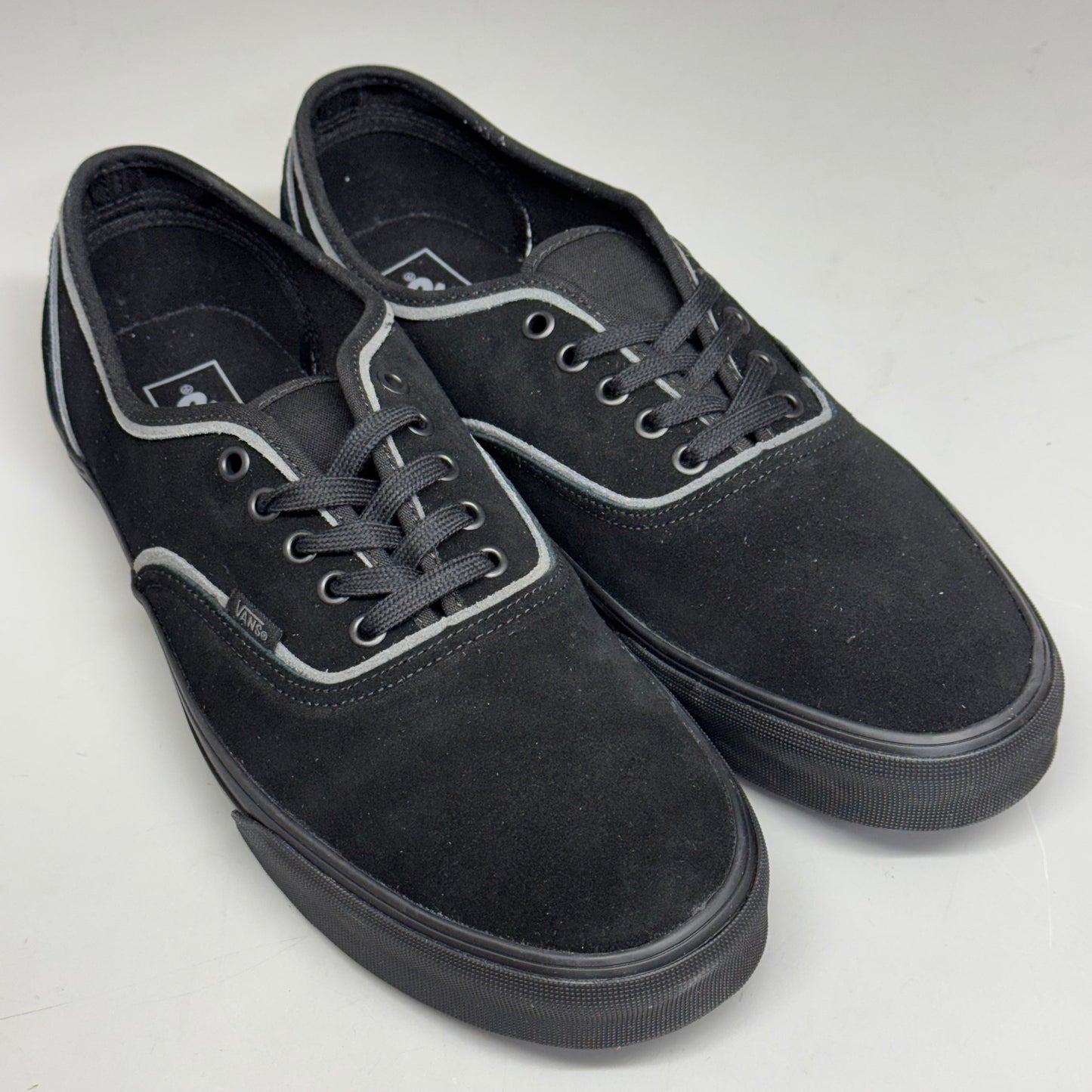 Zapatillas VANS Authentic Sliver para hombre, talla 13.0, color negro/gris VN000D6DDE2