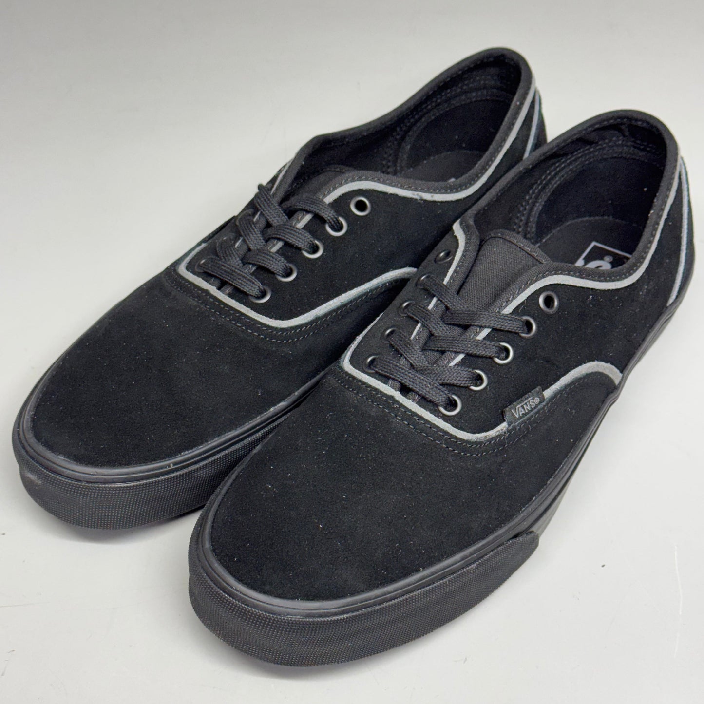 Zapatillas VANS Authentic Sliver para hombre, talla 13.0, color negro/gris VN000D6DDE2