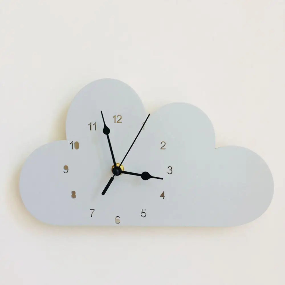 Reloj de pared con forma de nube