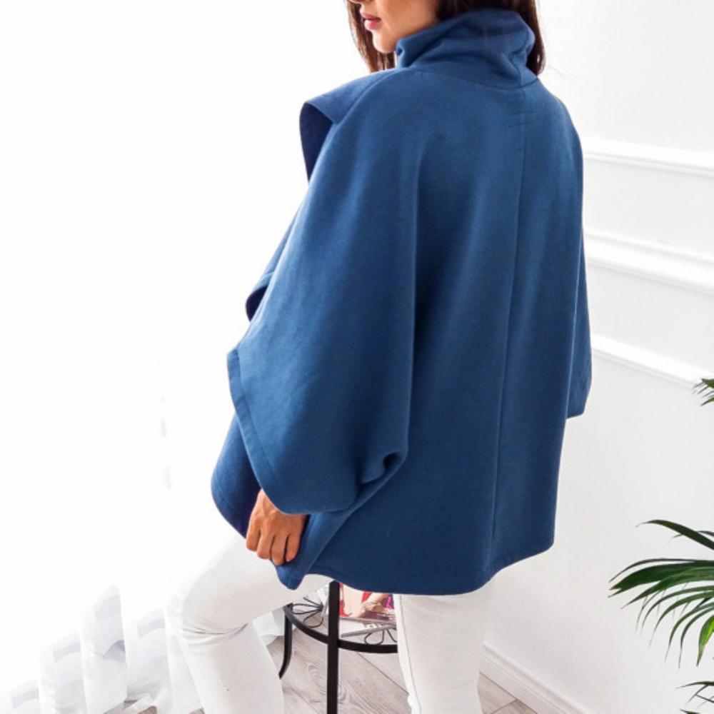 Poncho cruzado de cuello alto con mangas de murciélago y capucha lisa