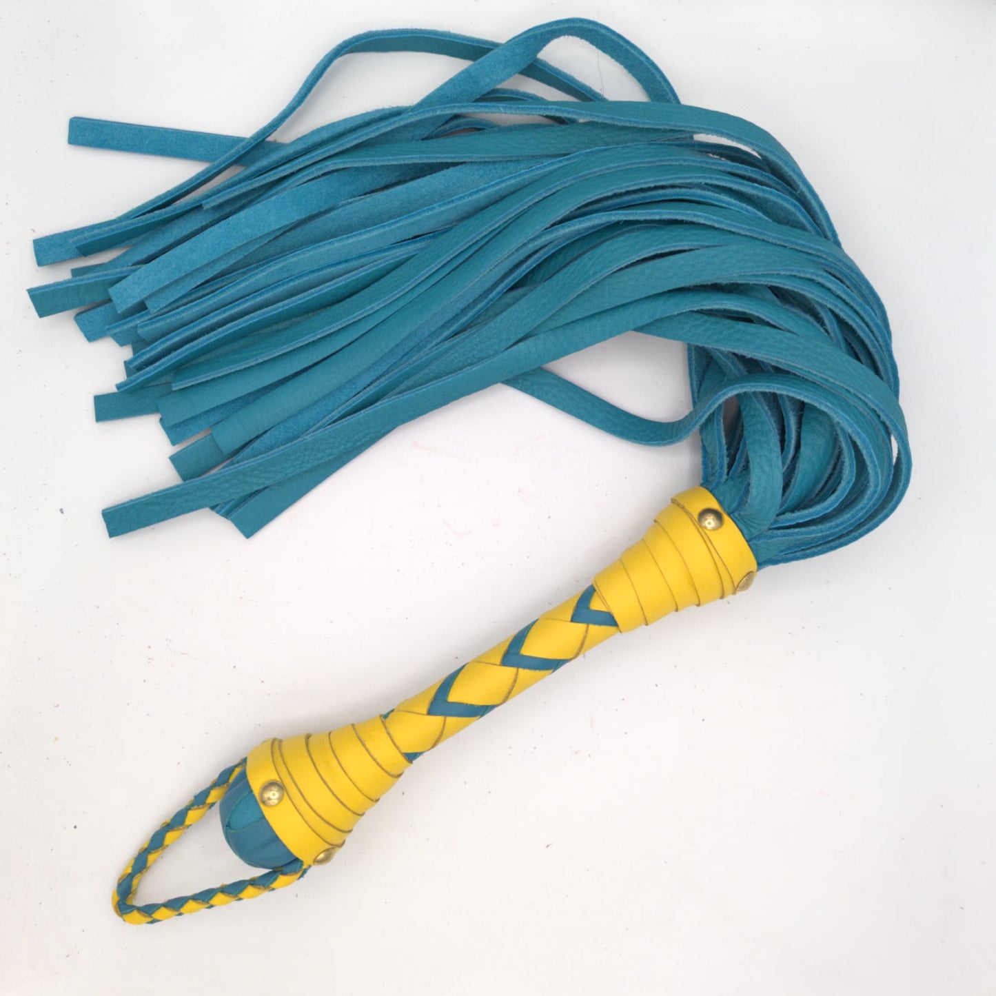 Flogger de piel de toro - Flogger de cuero - Personalizado por encargo
