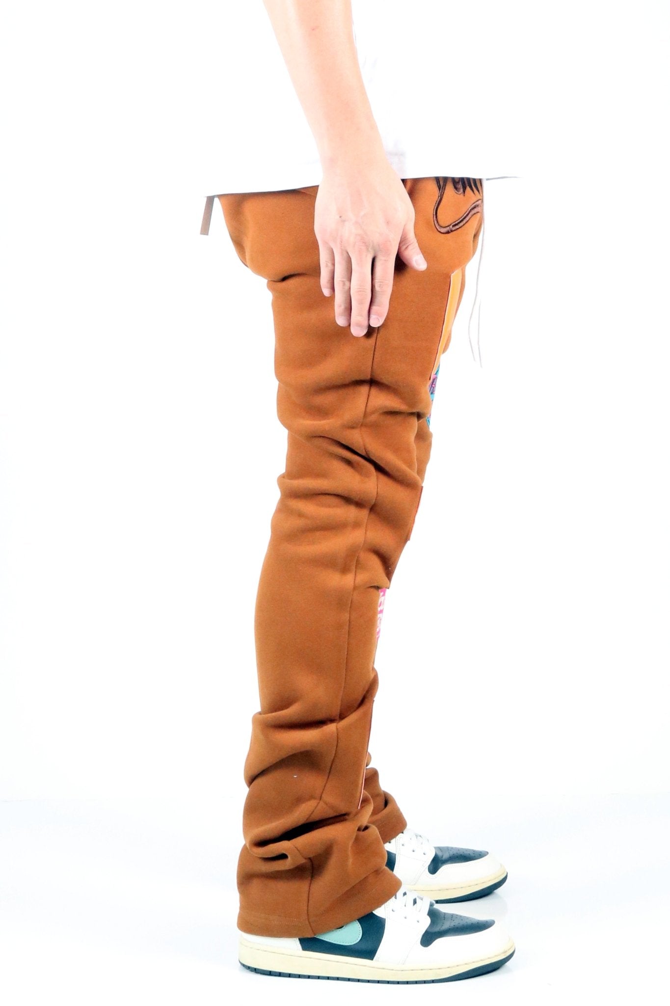 Pantalones acampanados ajustados con gráficos cepillados de peso pesado GEORGE