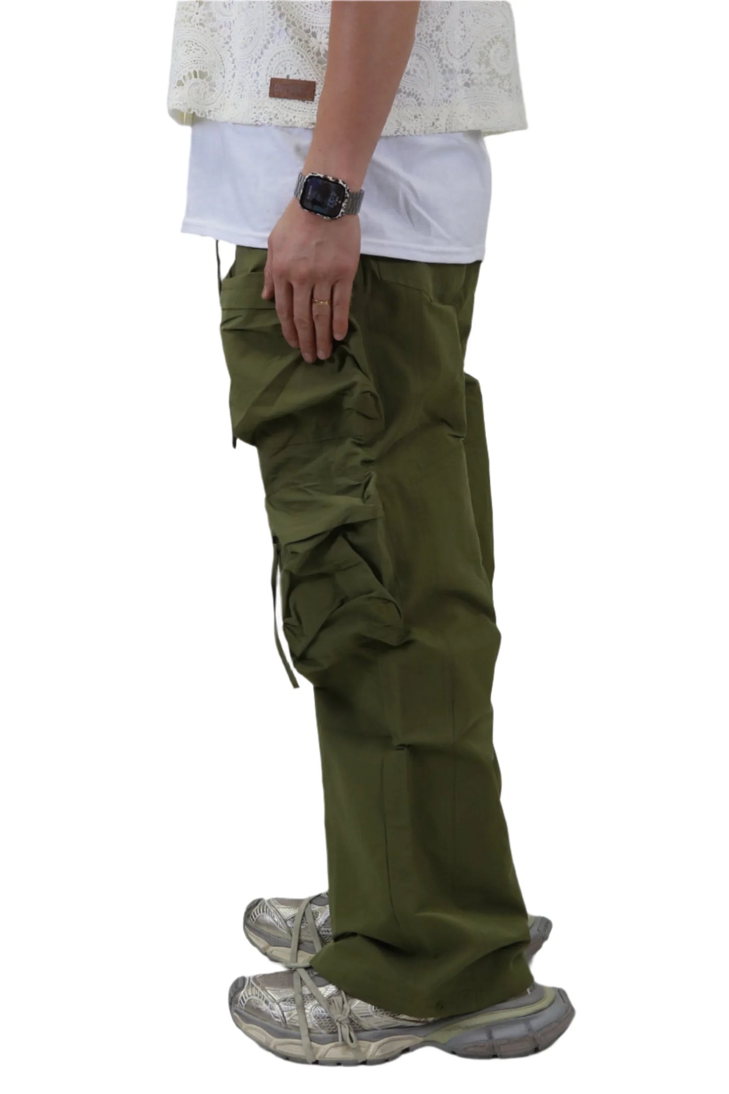 PANTALONES CARGO VONT DE CORTE ANCHO EN SARGA FINA DE NYLON