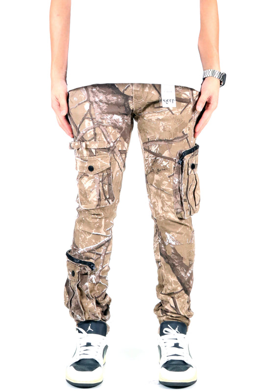 Pantalones cargo con estampado de camuflaje forestal de sarga premium para hombre de KUDO.