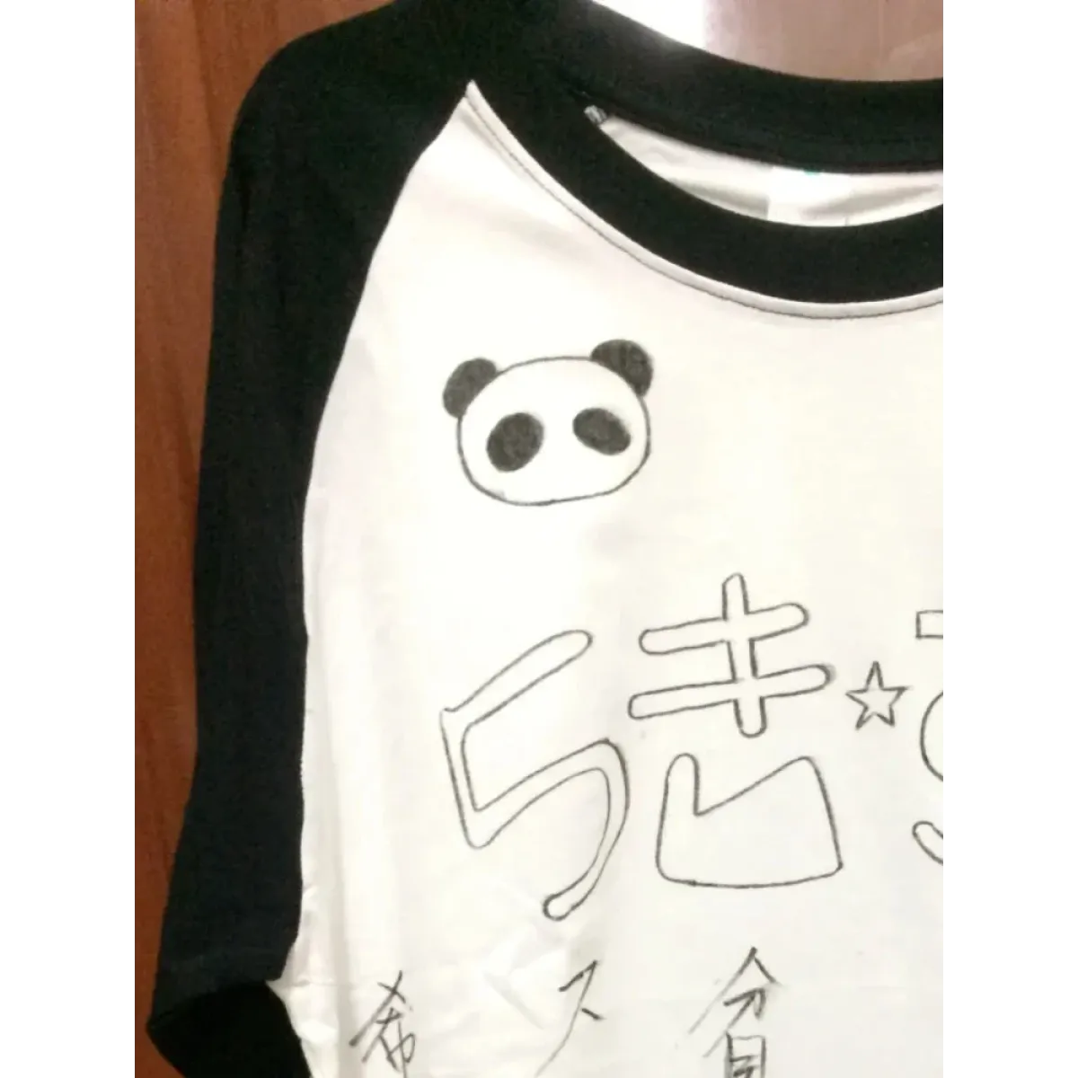 Camiseta Harajuku Anime con Mangas en Contraste
