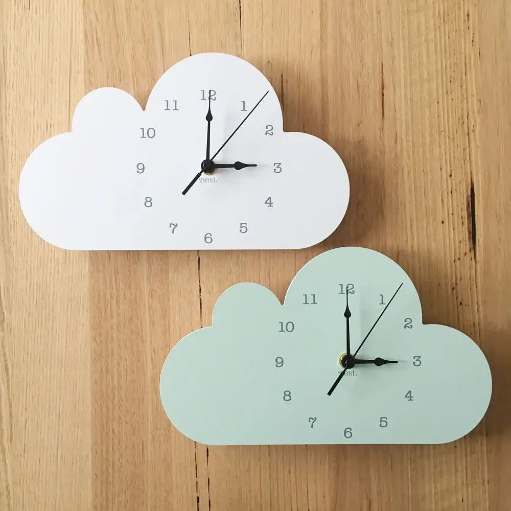 Reloj de pared con forma de nube