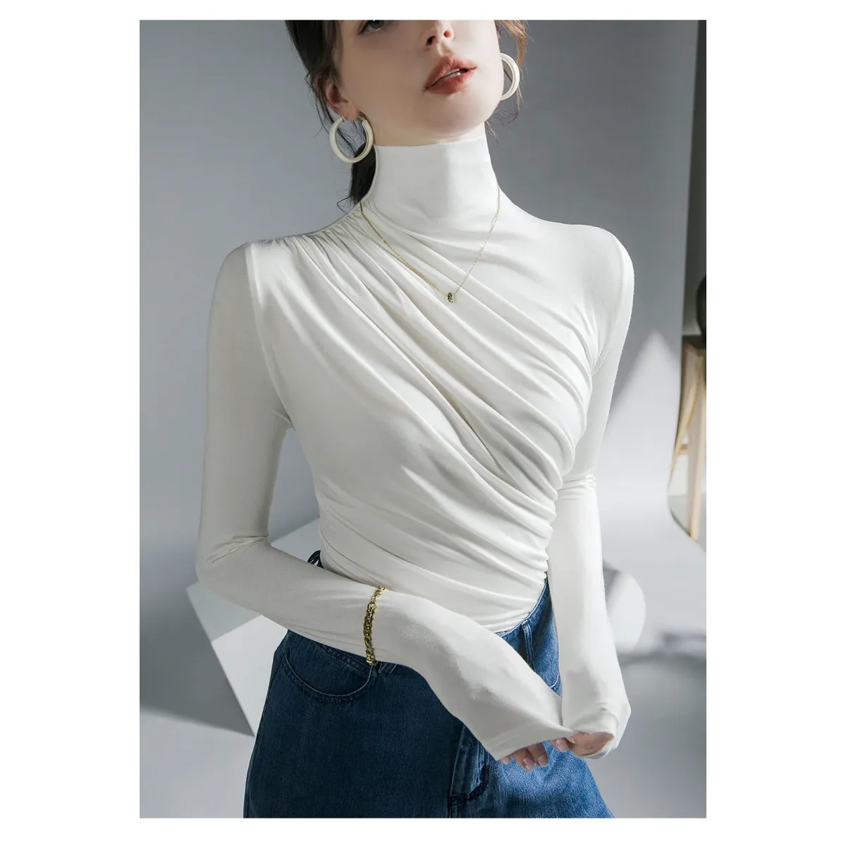 Top gótico plisado de cuello alto
