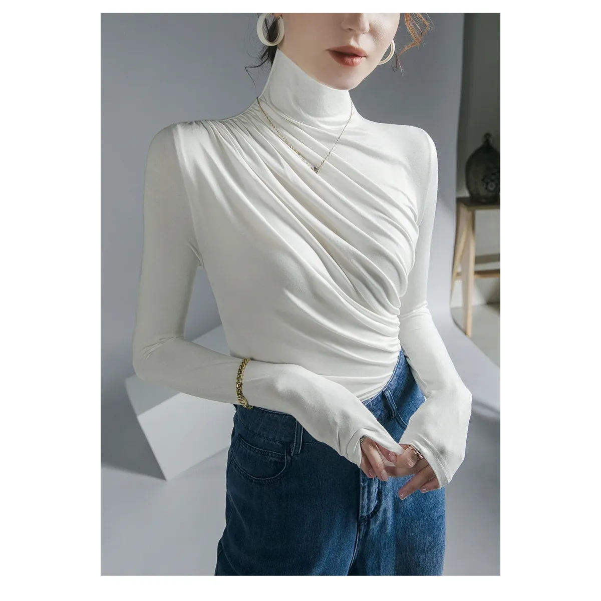 Top gótico plisado de cuello alto