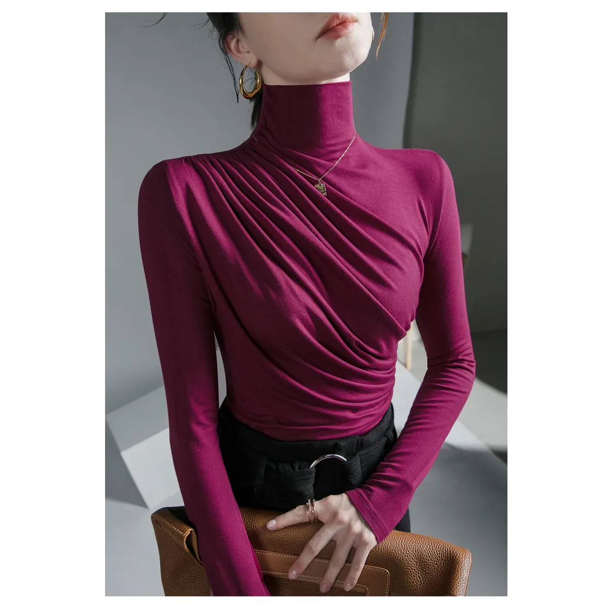 Top gótico plisado de cuello alto