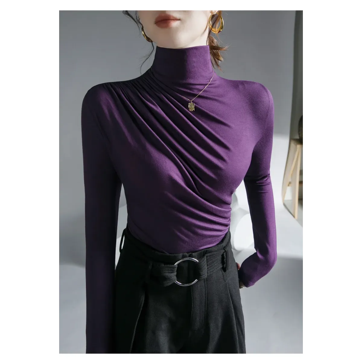 Top gótico plisado de cuello alto