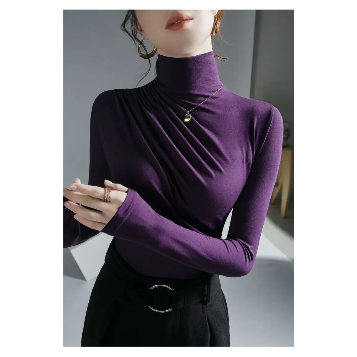 Top gótico plisado de cuello alto