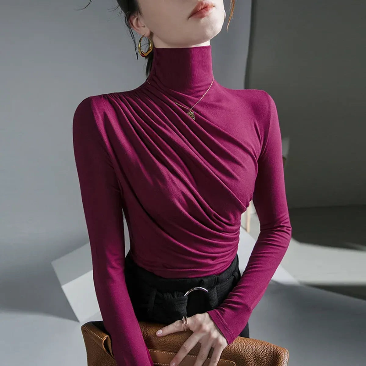 Top gótico plisado de cuello alto