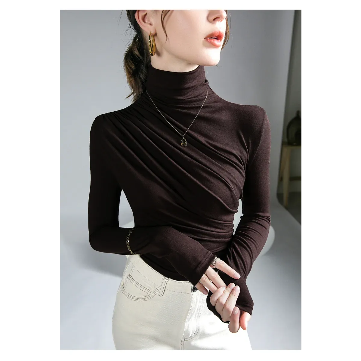 Top gótico plisado de cuello alto