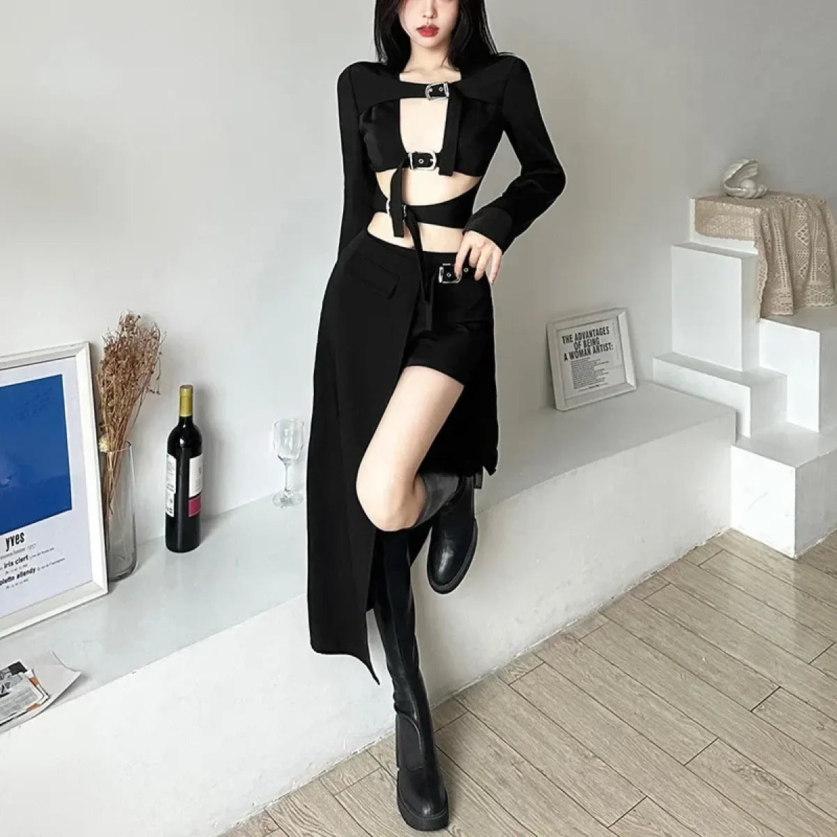 Minifalda gótica Techwear – Dobladillo irregular, detalle de hebilla, cintura alta