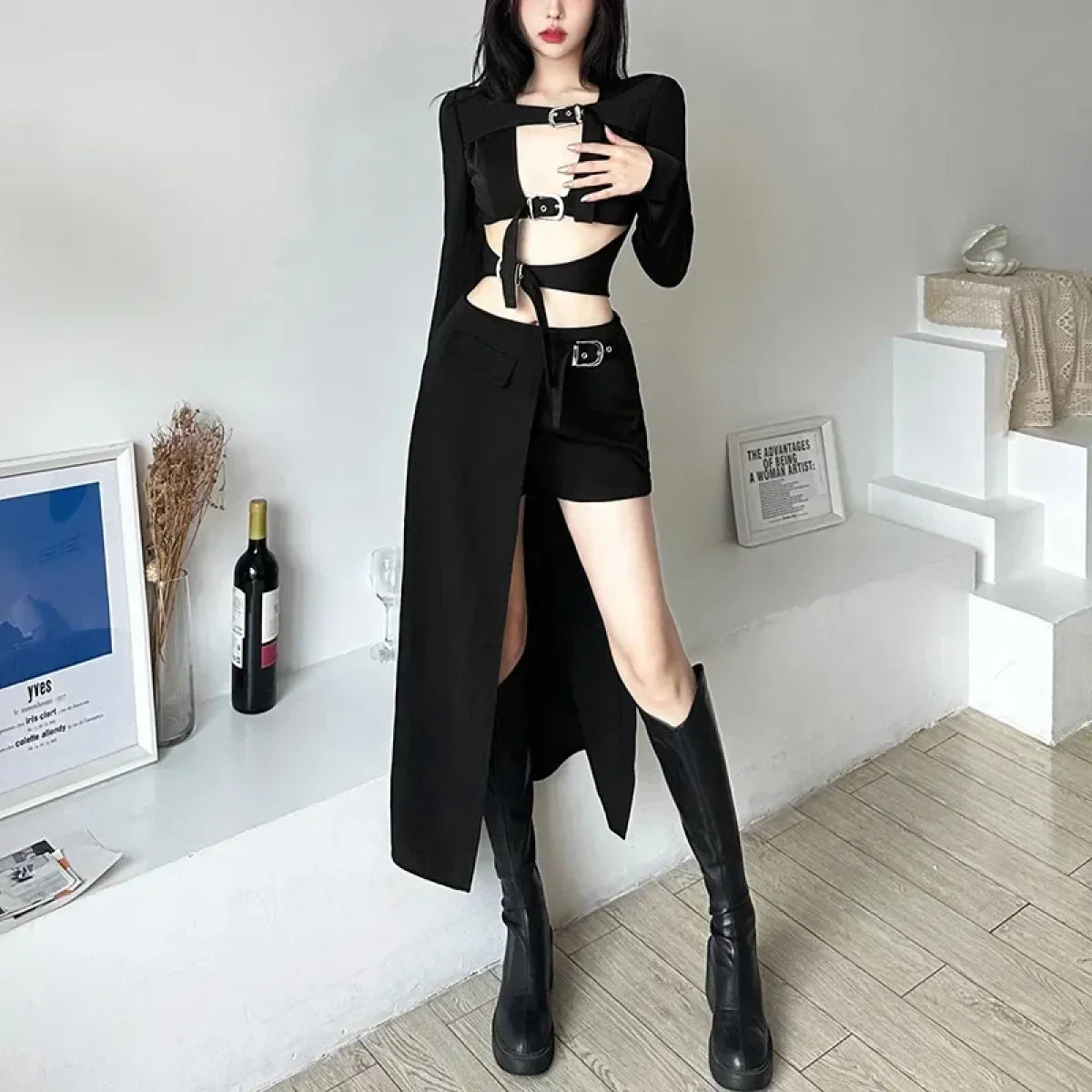 Minifalda gótica Techwear – Dobladillo irregular, detalle de hebilla, cintura alta