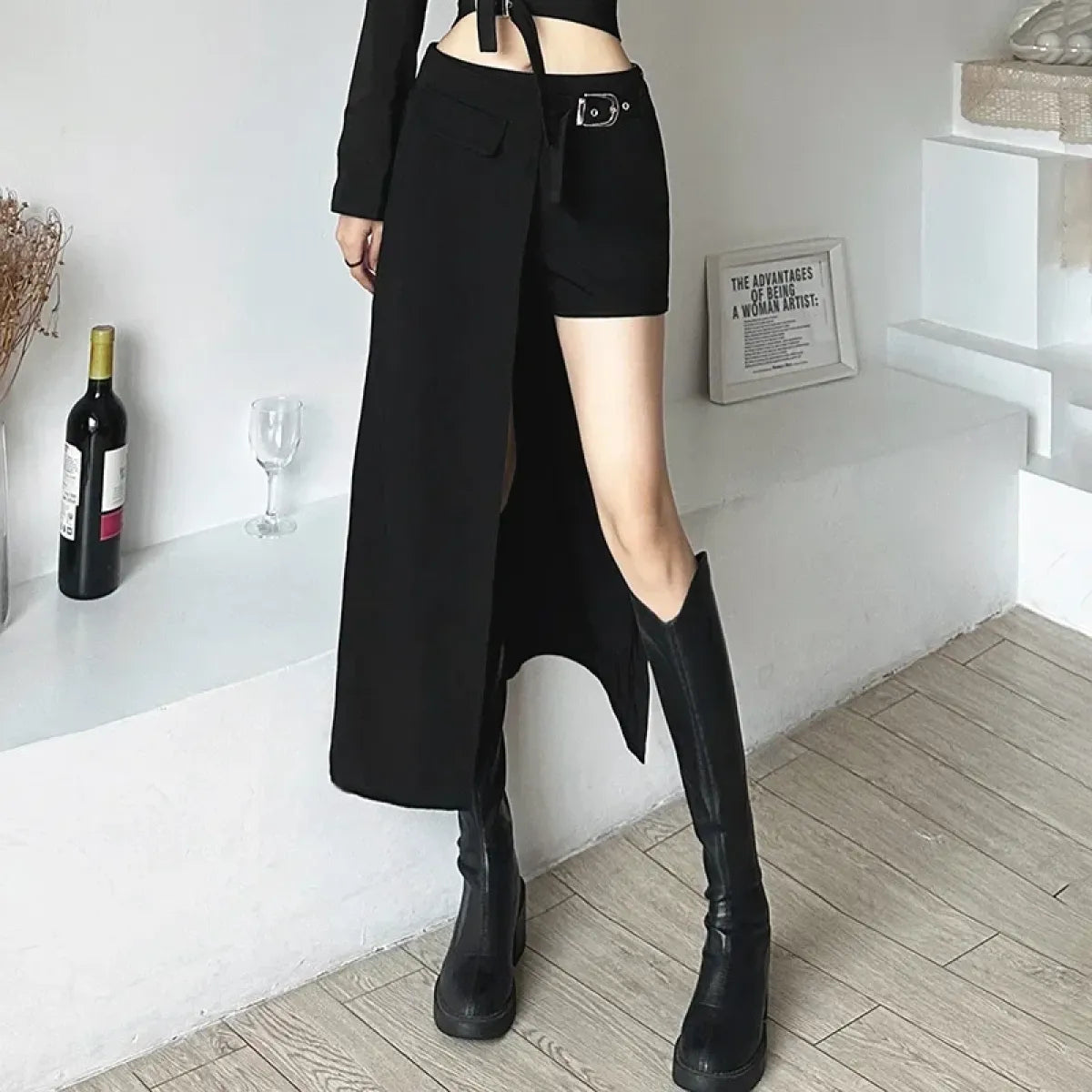 Minifalda gótica Techwear – Dobladillo irregular, detalle de hebilla, cintura alta