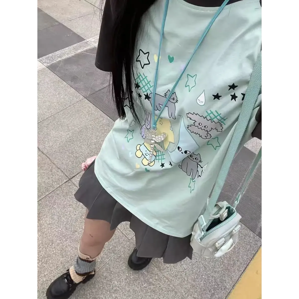 Camiseta casual con estampado gráfico