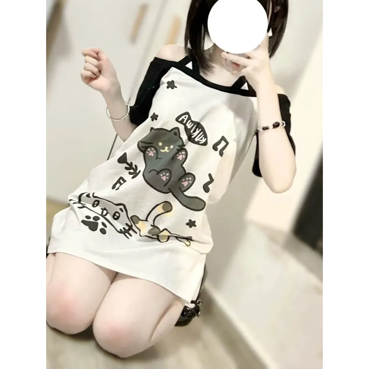 Camiseta con estampado de gato y hombros descubiertos – Top grunge kawaii Y2K