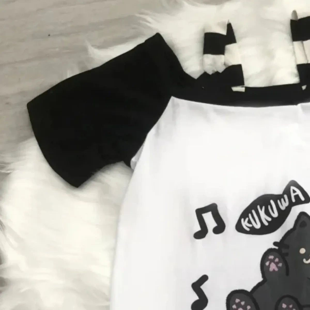 Camiseta con estampado de gato y hombros descubiertos – Top grunge kawaii Y2K
