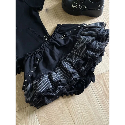 Minifalda negra punk con volantes