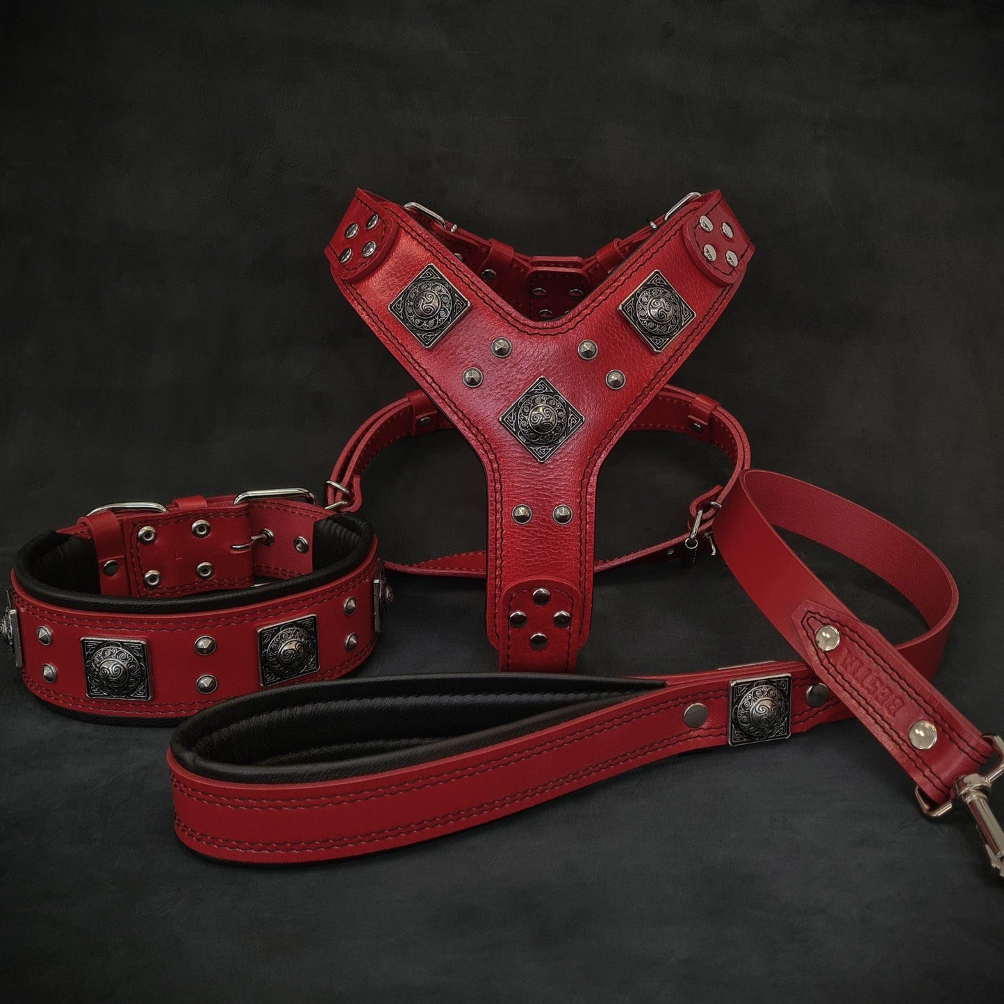 Conjunto "EROS" para perro grande: arnés, collar y correa. Rojo