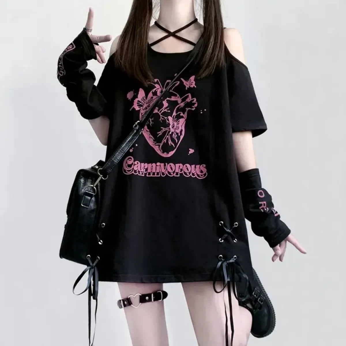 Camiseta con lazo y hombros descubiertos