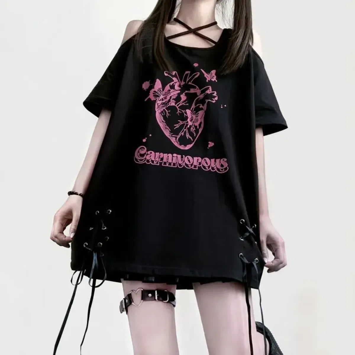 Camiseta con lazo y hombros descubiertos
