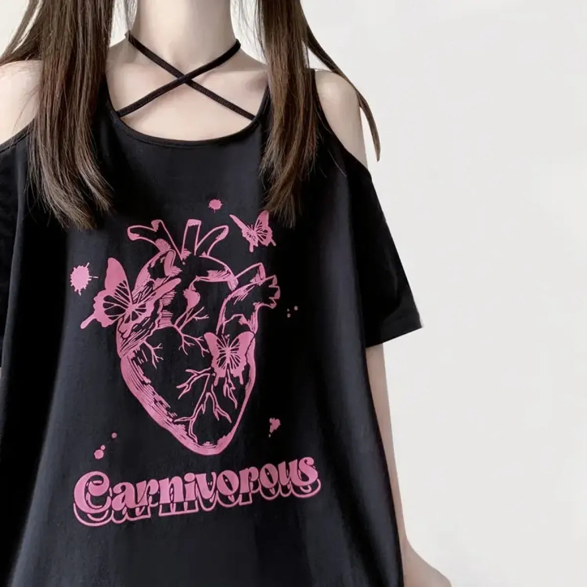 Camiseta con lazo y hombros descubiertos