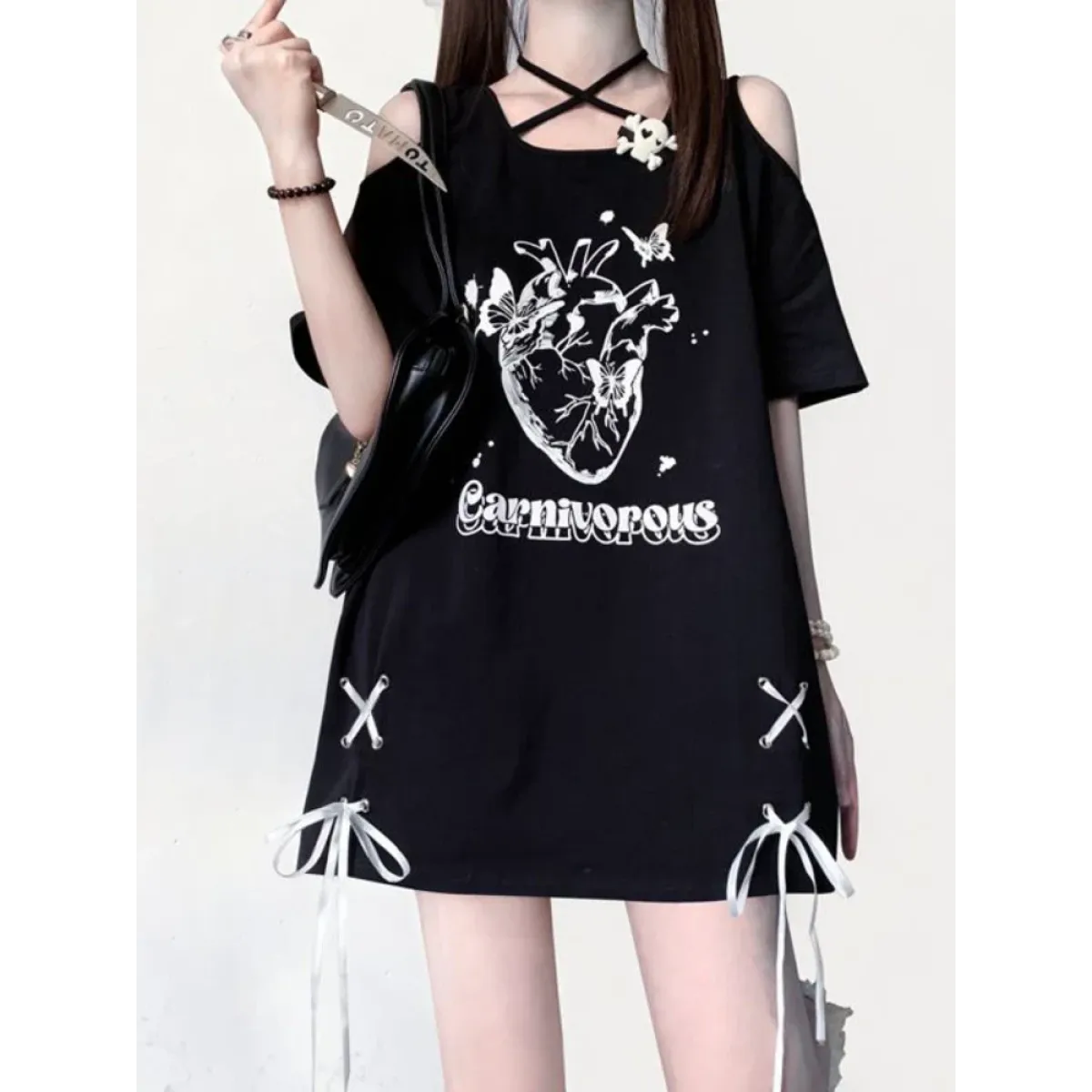 Camiseta con lazo y hombros descubiertos