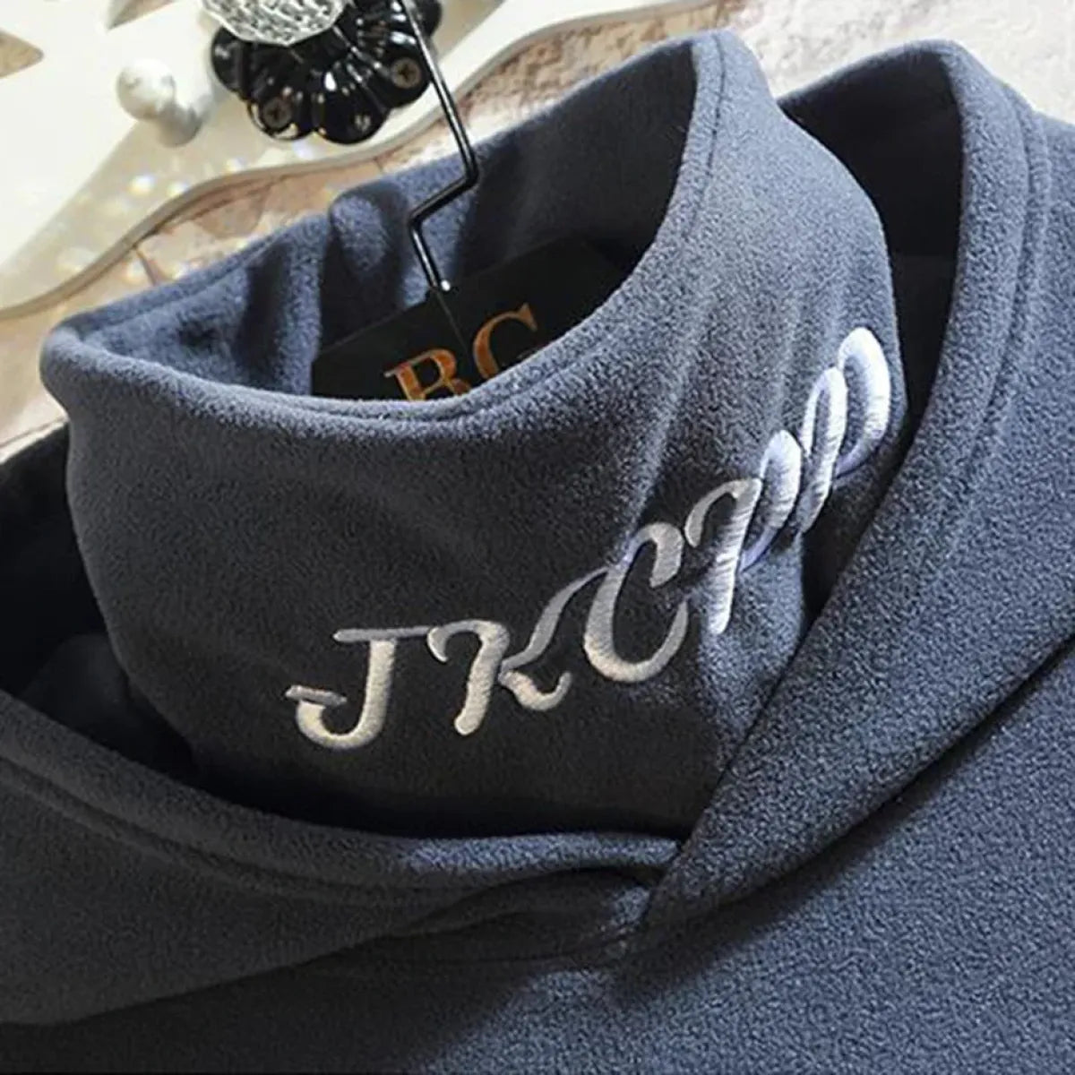 Sudadera con capucha cortavientos de tecnología